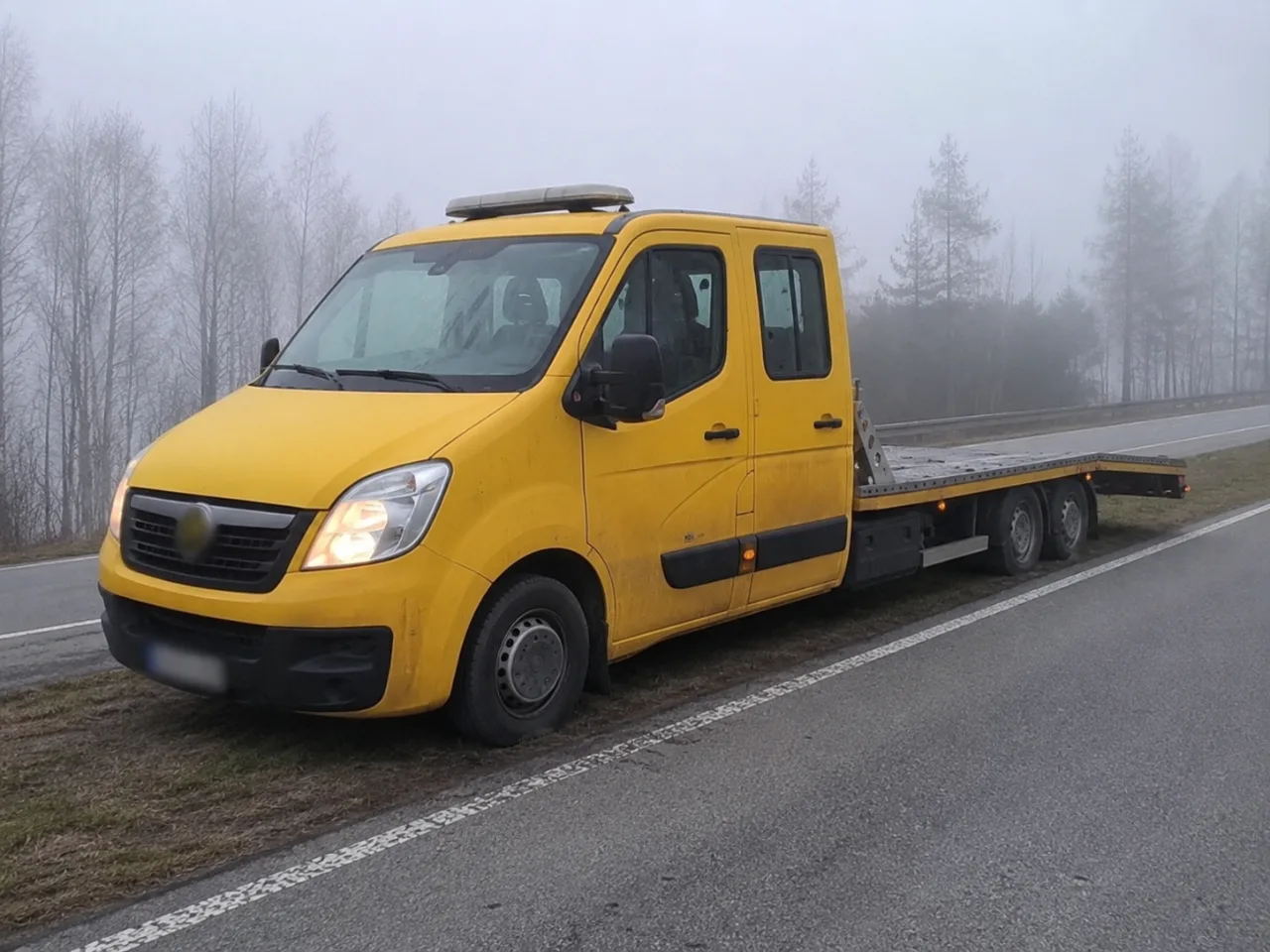 Laweta DARO-HOL z platformą przygotowaną do załadunku – Pabianice